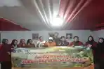 PIPK-Jeruk-Keprok-di-Selayar-oleh-tim-dosen-dari-Politani-Pangkep-1.jpgPIPK-Jeruk-Keprok-di-Selayar-oleh-tim-dosen-dari-Politani-Pangkep-44.jpgPIPK-Jeruk-Keprok-di-Selayar-oleh-tim-dosen-dari-Politani-Pangkep-2.jpgujicoba-produksi-olahan-jeruk-yang-berwujud-minuman-jeruk-khas-Selayar.jpg