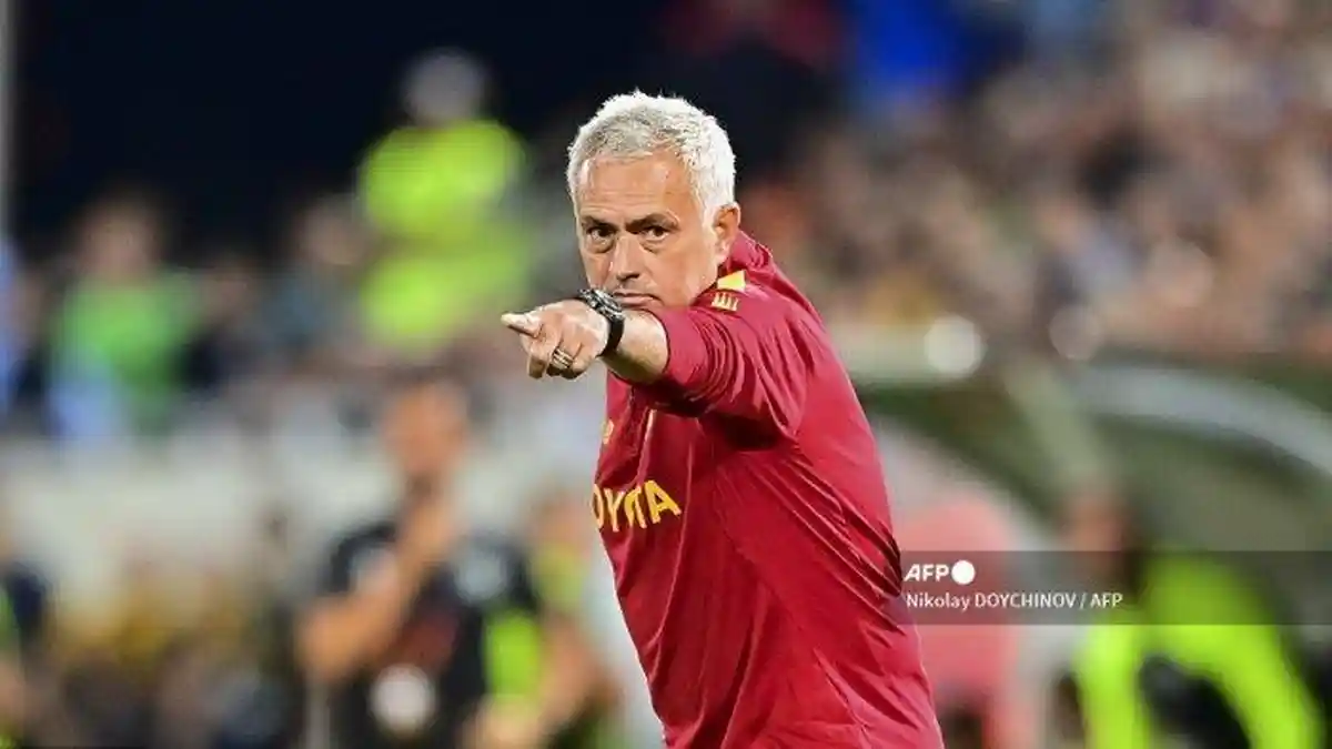 Chelsea Menggoda, Jose Mourinho Minta Bicara dengan Pemilik AS Roma