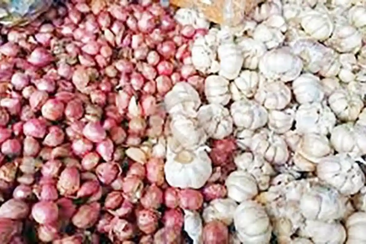 Jelang Nataru Harga Bawang Merah dan Bawang Putih Tembus Rp60 Ribu per Kilo di Waisai Raja Ampat
