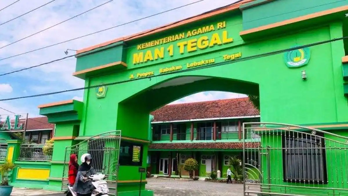 NASIB Siswa MAN 1 Tegal Terancam Kena Sanksi Usai Juara Lomba Renang di Popda, Baju Renang Disorot