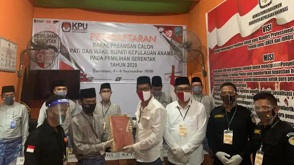 Ikut Pilkada Anambas, Fachrizal-Johari 'IJO' Daftar ke KPU, Resmi Maju Lewat Jalur Independen