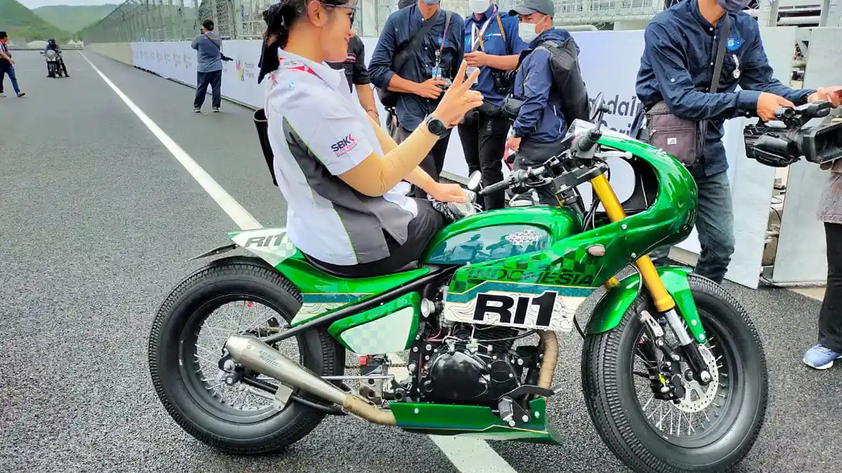 Motor Chopper Racer Jokowi di Sirkuit Mandalika, Terinspirasi Balap Era ...