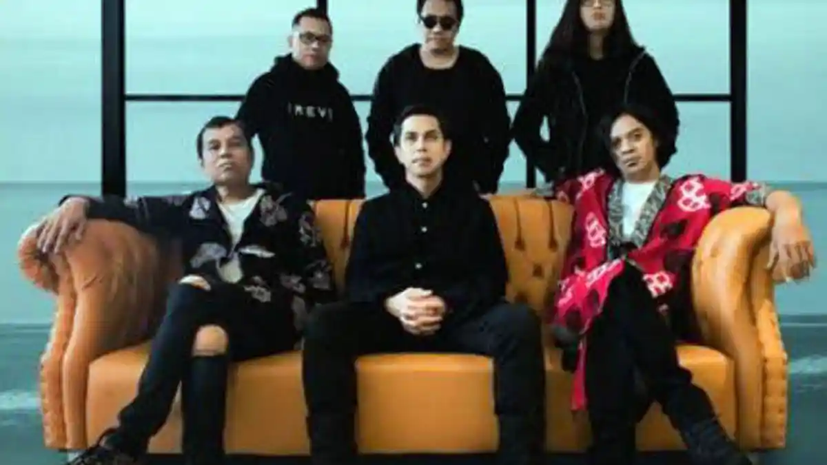 Tulus Mengagumi Kemegahan Lagu Ingin Punya Pacar Lagi nya The KadriJimmo
