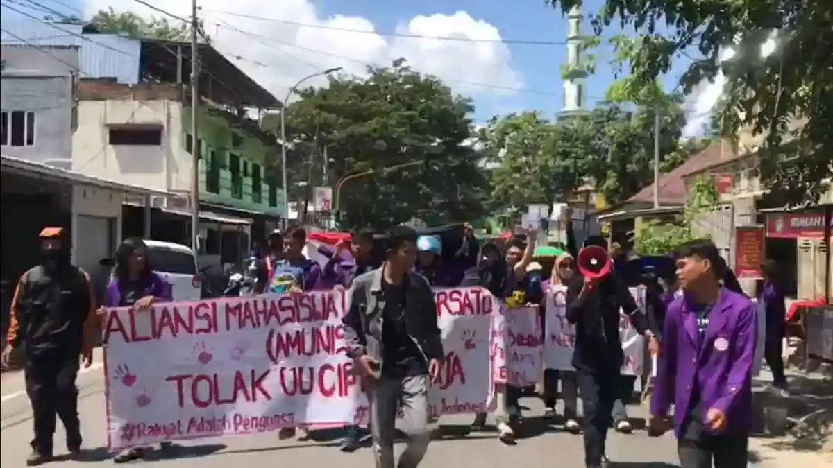 Mahasiswa Unimen Desak Anggota DPRD Enrekang Ikut Tolak UU Cipta Kerja
