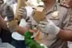 tersangka-dan-bb-penyelundupan-burung_20160426_154408.jpg