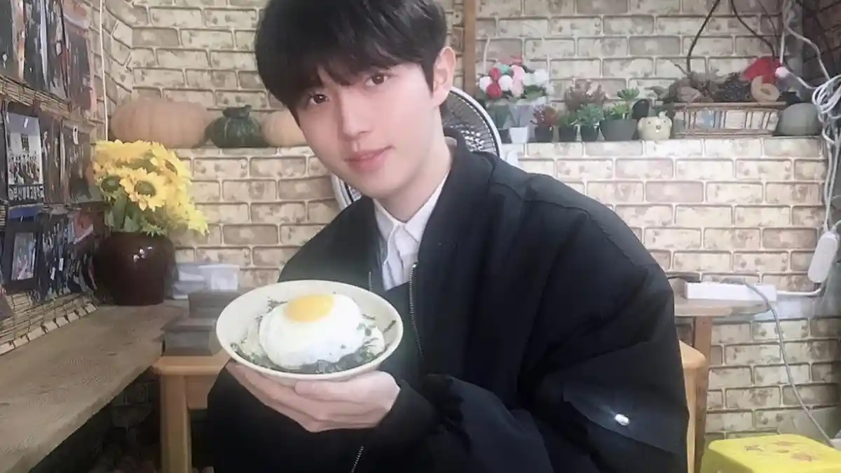 TRIBUNWIKI: Kembali Dilarikan ke RS, Berikut Profil Kim Jaehwan Eks Wanna One