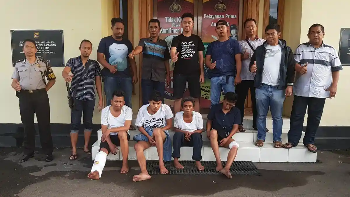 Panjat Tembok Bobol Plafon, Tujuh Minimarket Dibobol, Namun Komplotan Ini Akhirnya Digulung Polisi