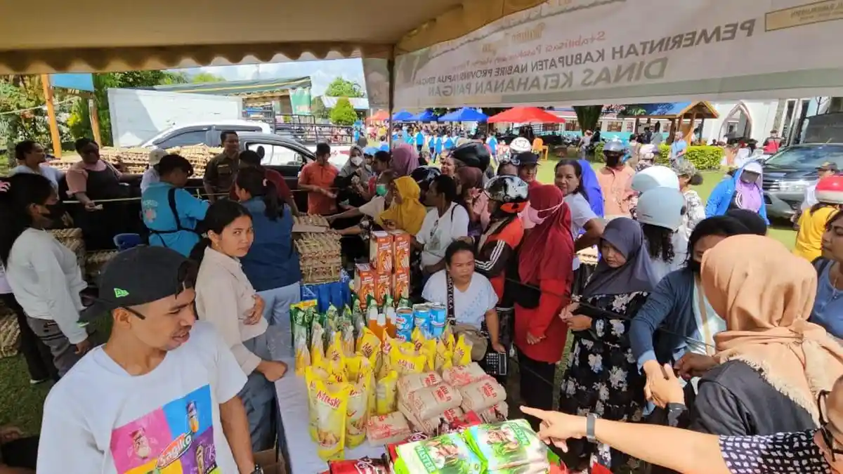 Gandeng GKI, Pemkab Nabire Gelar Pasar Murah di Gereja Tarbelnakel