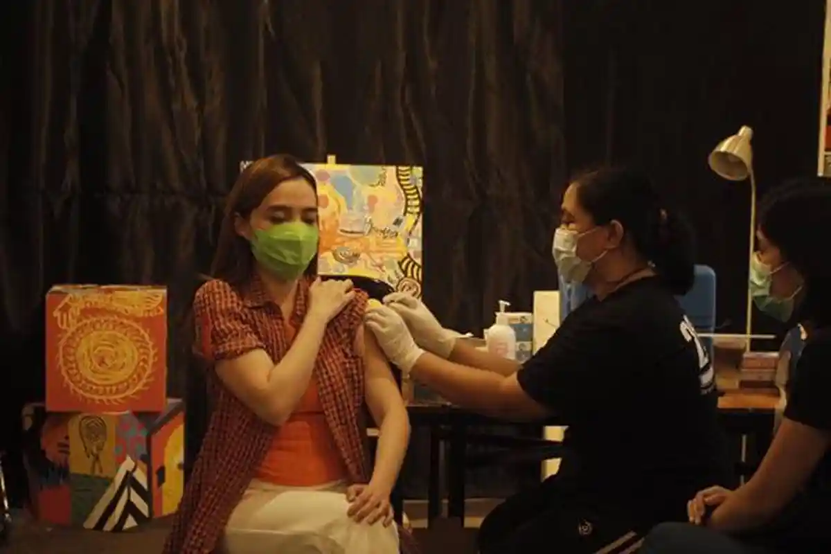 Peduli, Pelaku Industri Kreatif Manado Ikut Vaksinasi Covid-19