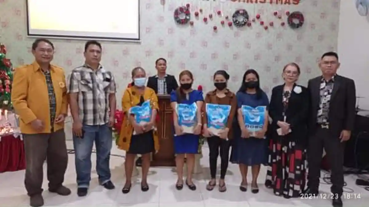 MKGR Sulut Berbagi Kasih ke Anak Yatim dan Para Lansia di Kota Manado