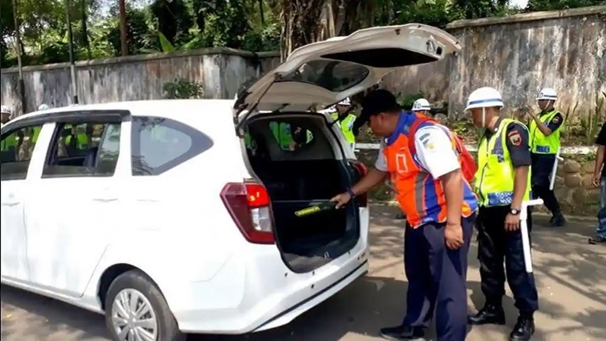 Petugas Keamanan Stasiun di Brebes dan Tegal Dilatih Deteksi Objek Mencurigakan