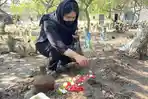 Sosok Laila, Wanita Open Jastip Nyekar dan Rawat Makam, Tarif Rp50 Ribu Belum Termasuk Doa