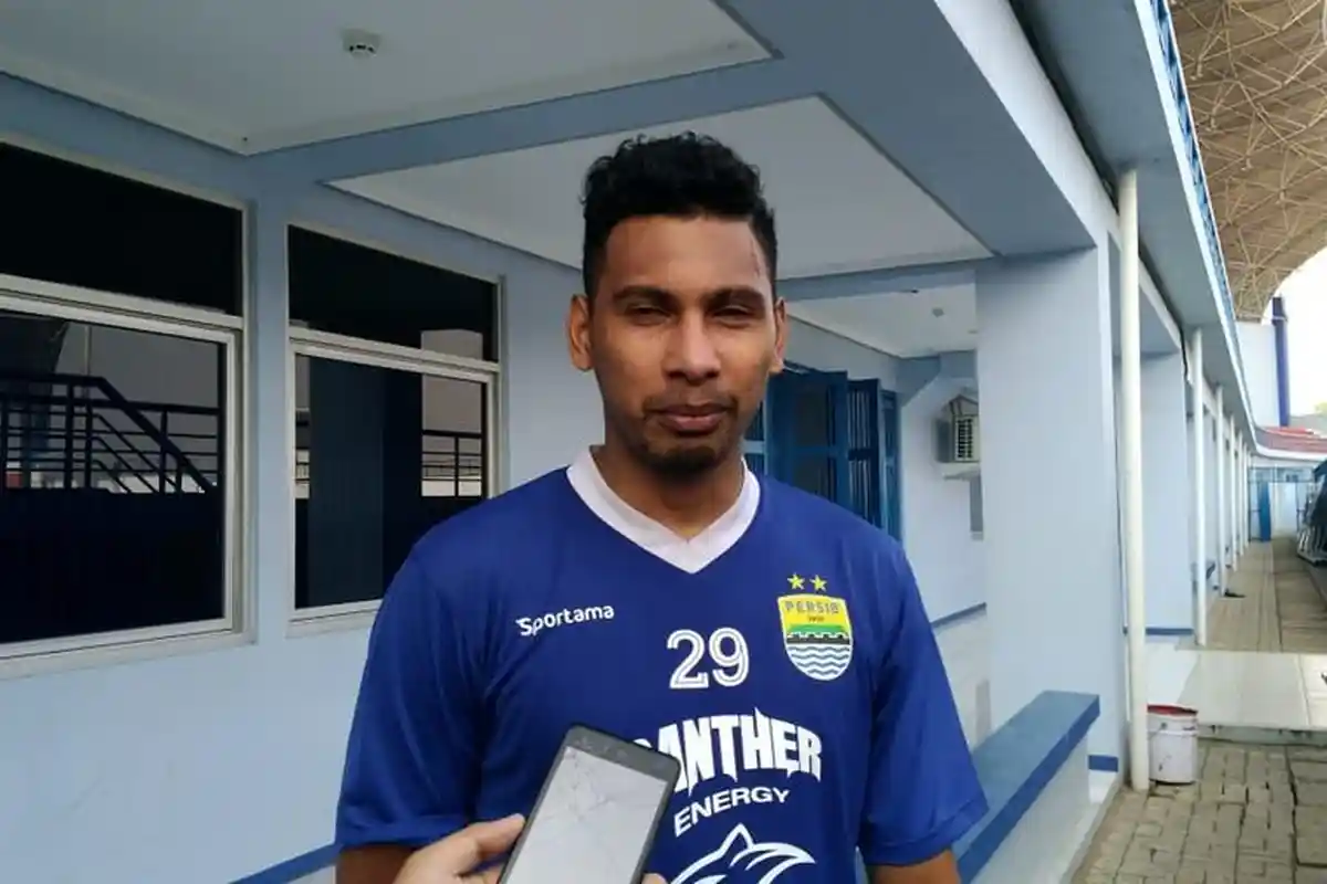 Harapan Roland Simons dan Pemain Idola di Persib Bandung