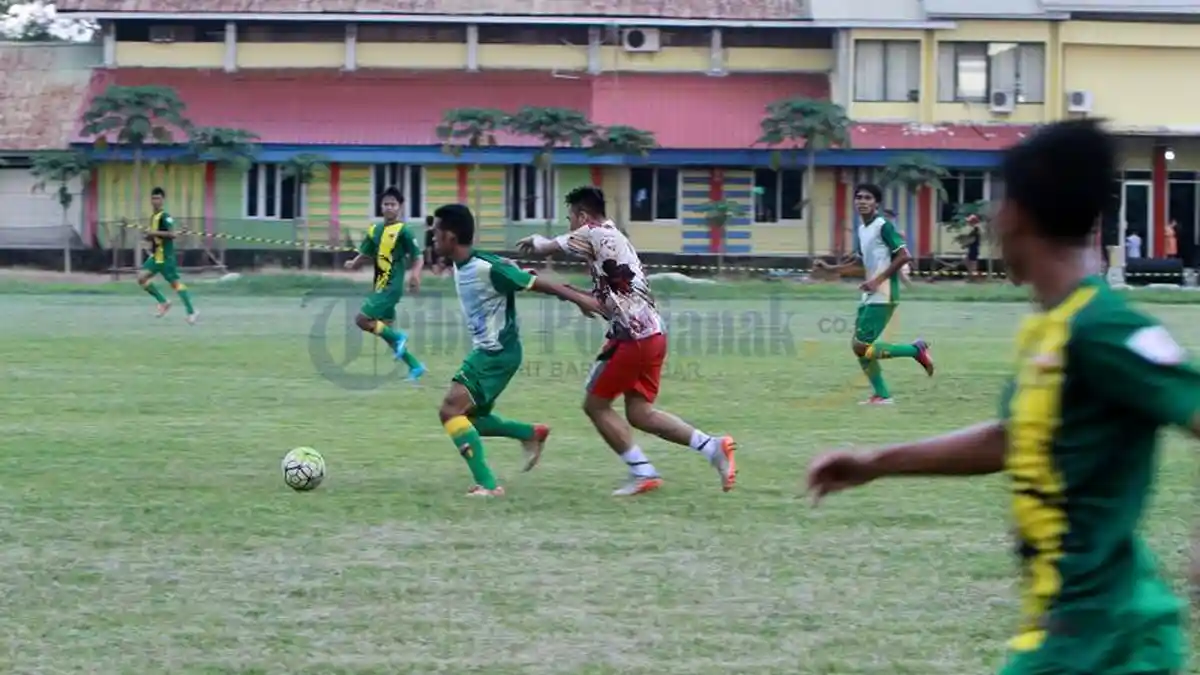 Foto-foto Persipon Jalani Latihan di Stadion Sultan Syarif Abdurrahman - pemain-persipon_20170711_191050.jpg