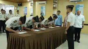 Imigrasi-Kendari-Awali-2026-dengan-Budaya-Kerja-Prima-Buat-Pakta-Integritas-Menuju-WBK-dan-WBBM.jpg