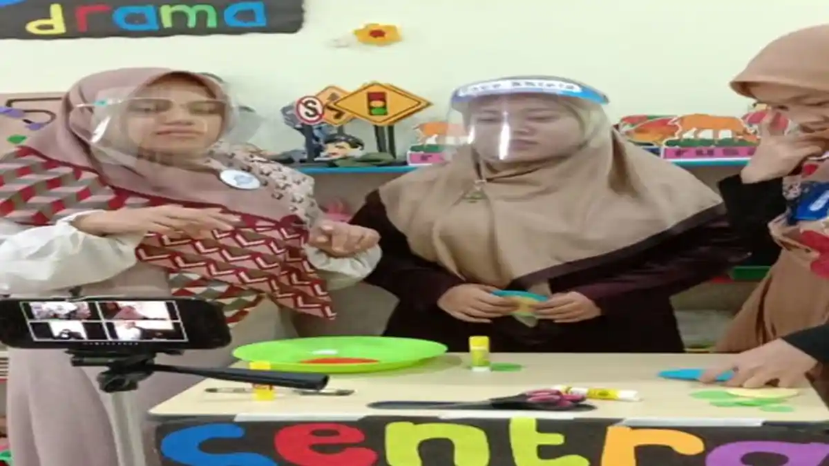 'Semangat Saya Mengajar Untuk Anak-anak', Cerita Guru TK Dituntut Inovatif di Masa Pandemi Covid-19