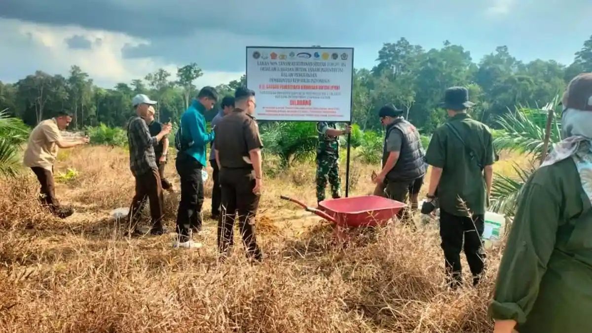 Satgas PKH Pasang Plang Larangan di Kawasan Hutan Belitung Timur            