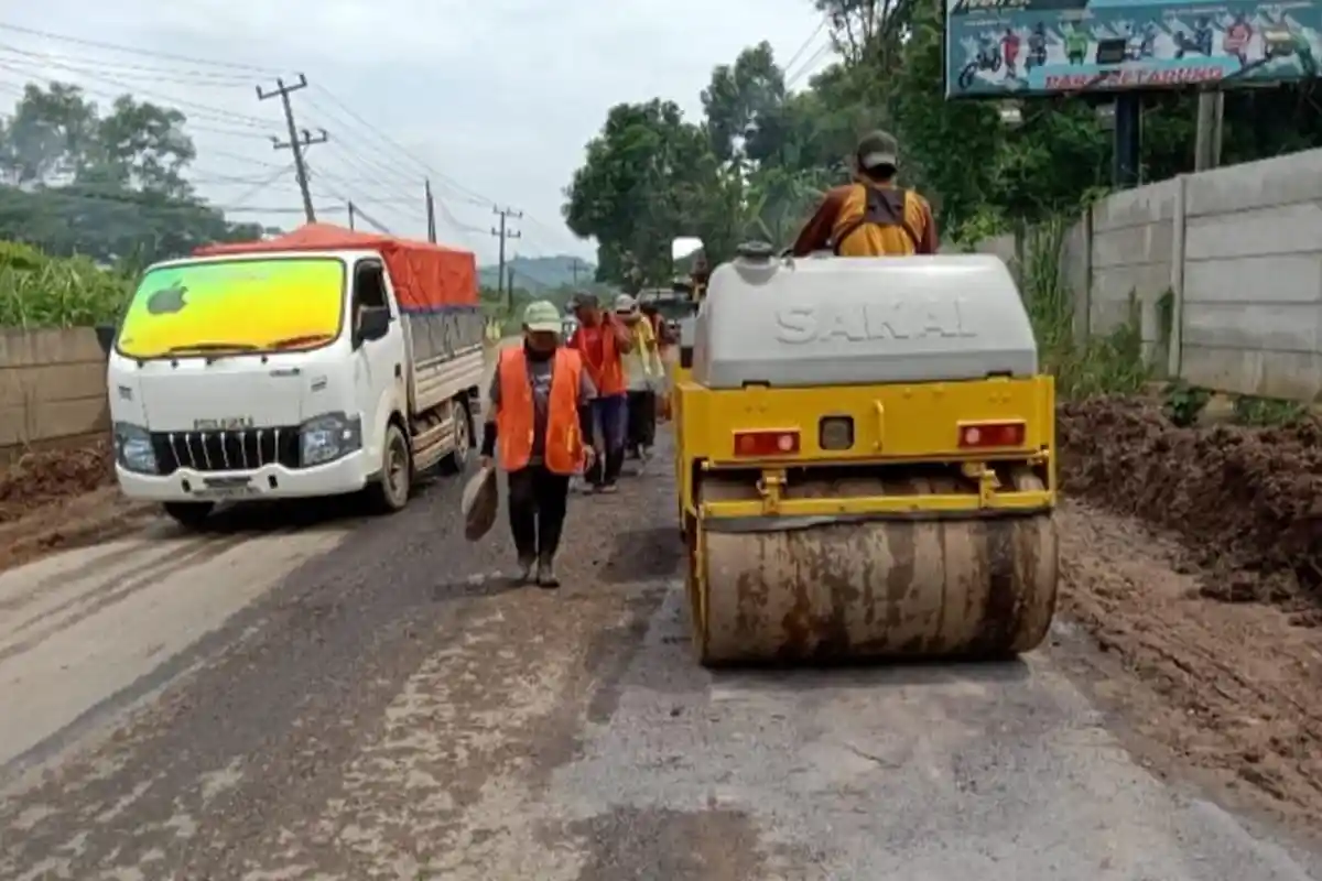 Gubernur Rahmat Mirzani Djausal Pastikan Jalan Menuju Obyek Wisata di Lampung Lancar