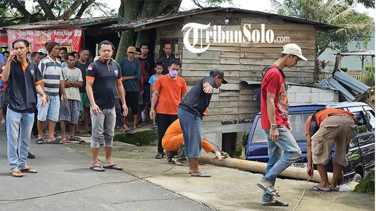 Kronologi Pasutri Meninggal Kecelakaan di Karanganyar, Isuzu Panther Banting Setir Hindari Pohon 