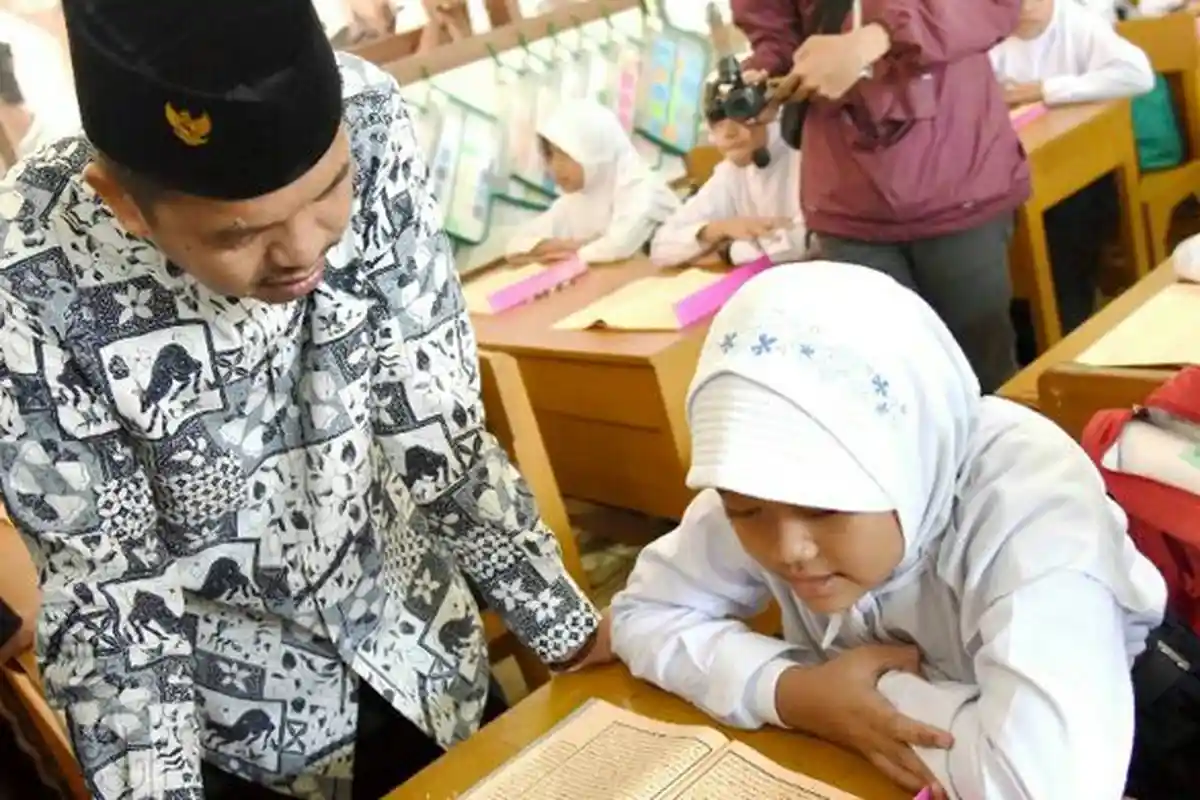 Insentif Guru Madrasah Non-PNS Cari Akhir Juni 2022