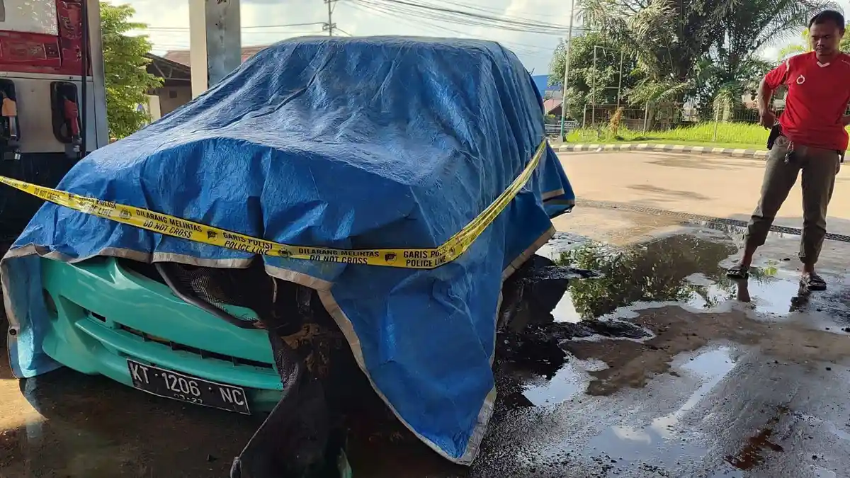 Sebuah Mobil Terbakar di SPBU Loa Ranten Kukar, Diduga Pengetap