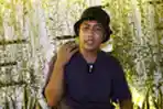 Apos Hutagaol, Komika Asal Jakarta Timur