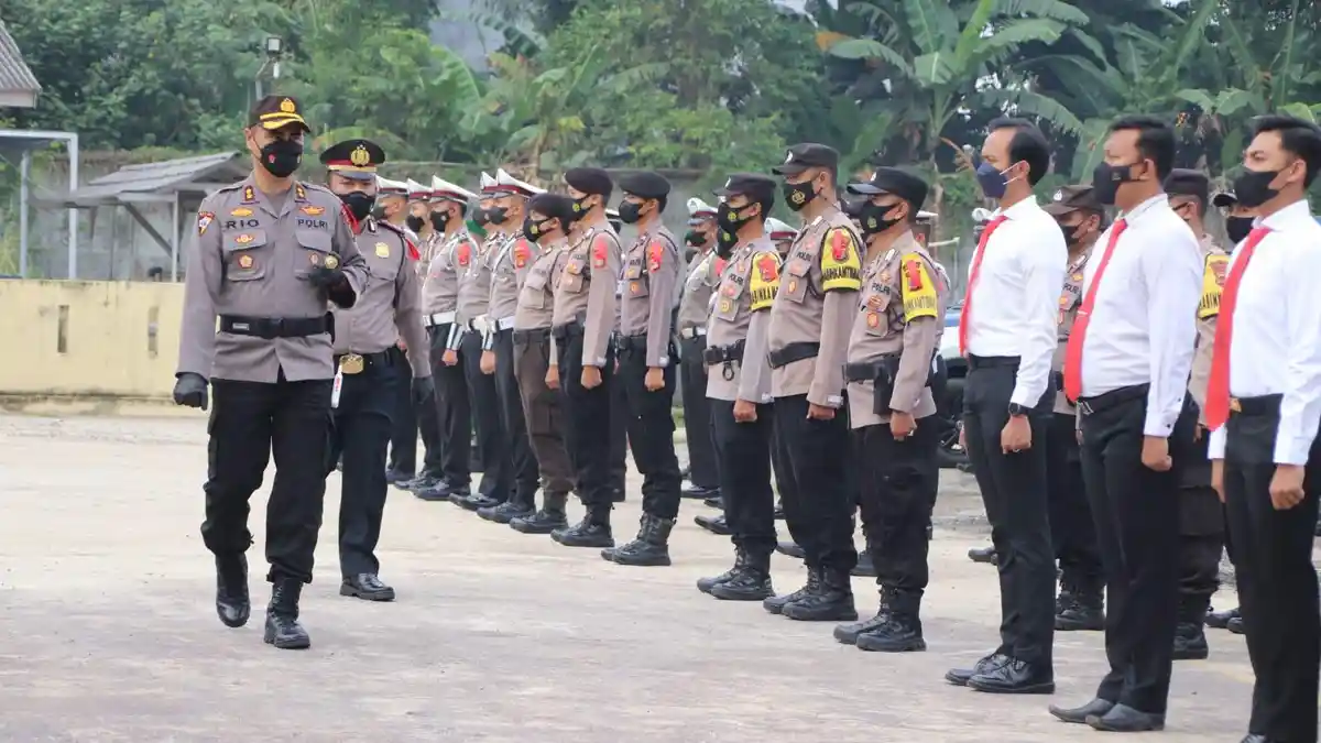 Polres Pringsewu Tempatkan Petugas di Titik Rawan Macet Mulai dari Simpang Terminal