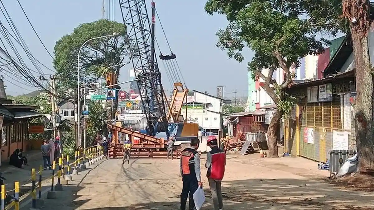 Jalan Ditutup Total, Pembangunan Jembatan Cikereteg Bogor Ditargetkan Rampung Akhir Juni