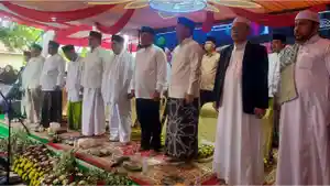 Bupati-Majalengka-Eman-Suherman-didampingi-Wabup-Majalengka-Dena-M-Ramdhan-menghadiri-pelantikan.jpg