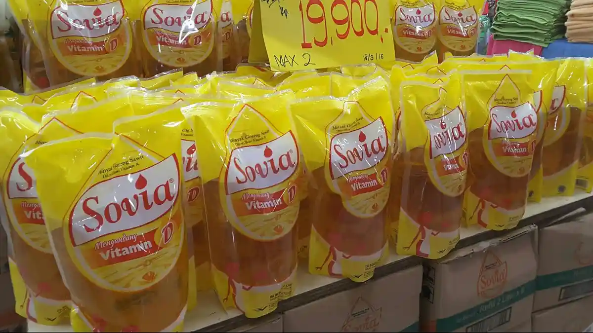 Minyak Goreng Sovia 2 Liter Hanya Rp 19.900 di Ramayana Panakkukang Square