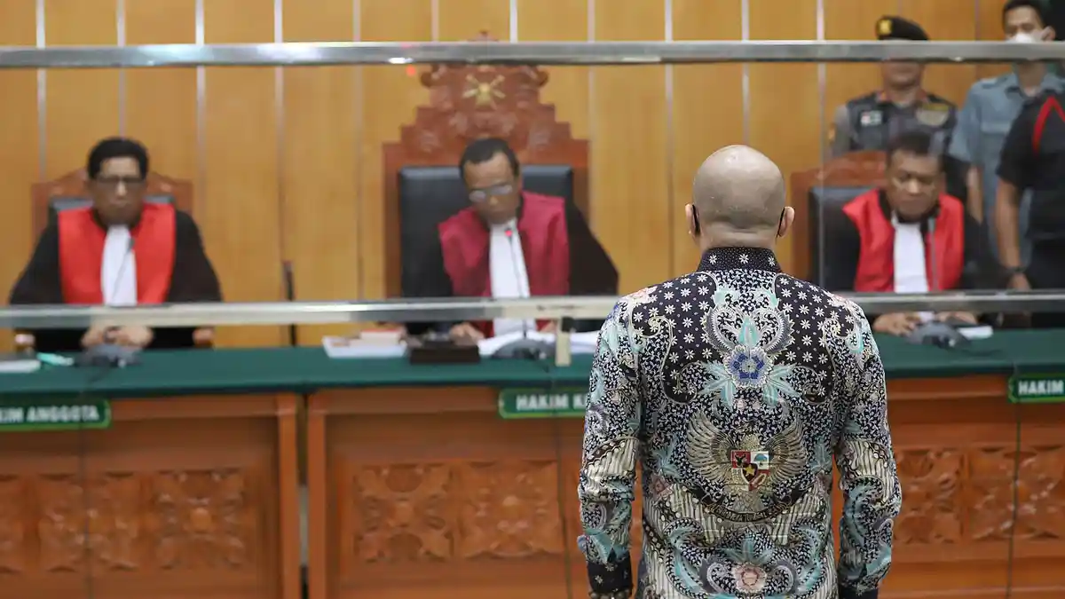 Kompolnas Desak Polri Pecat Irjen Teddy Minahasa yang Baru Saja Divonis