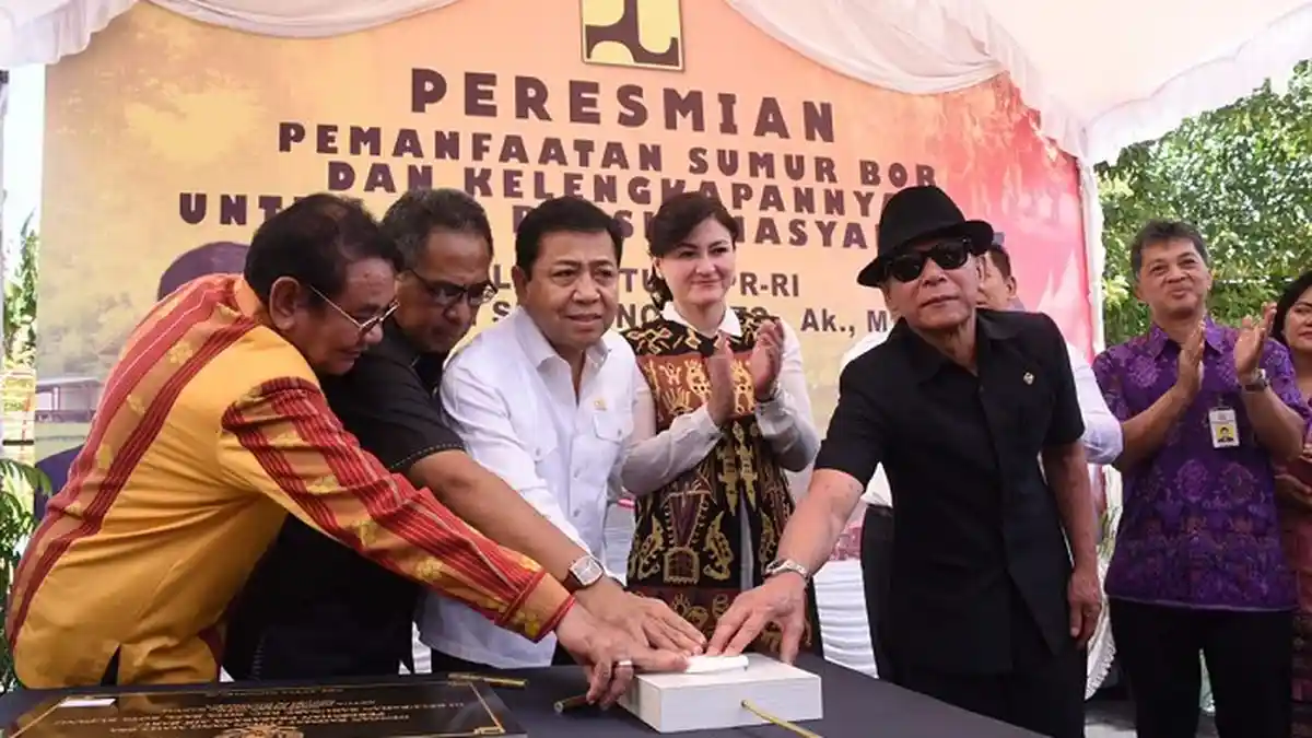 Ketua DPR RI Resmikan Sumur Bor dan Penyediaan Air Bersih  di Kupang - ketua-dpr-ri-setya-novanto_20170508_160353.jpg