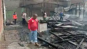rumah-semipermanen-di-Lhokseumawe-hangus-terbakar.jpg