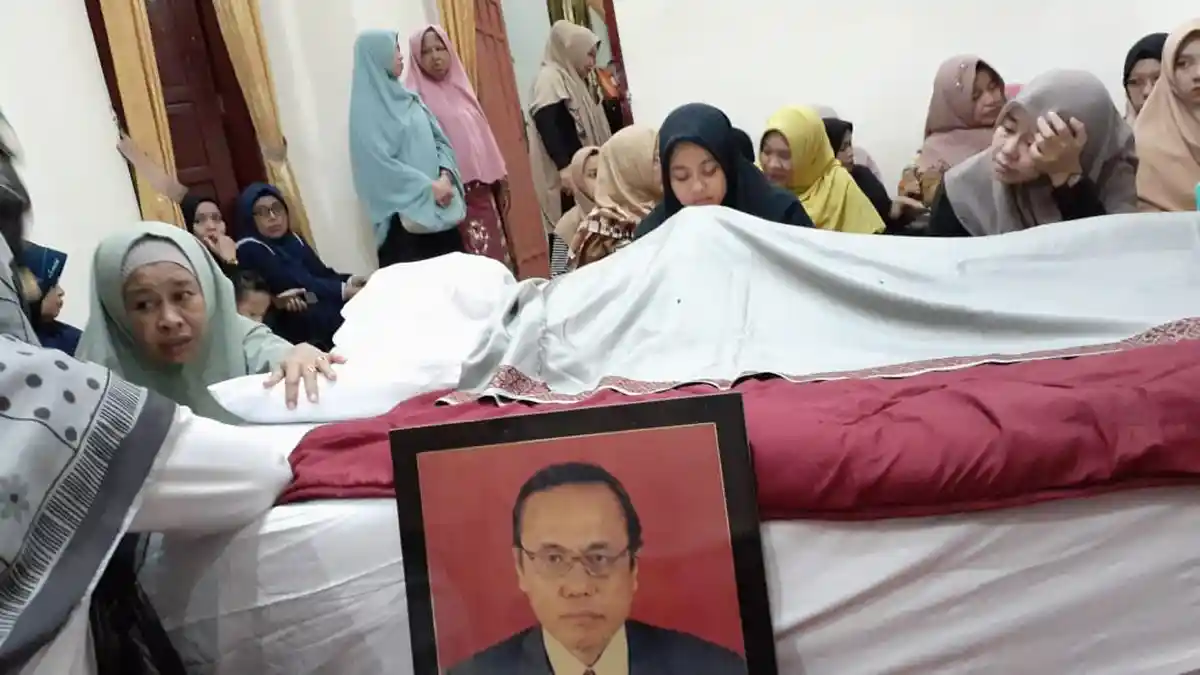 Guru Besar FEB UMI Makassar, Prof Mursalim Umar Gani Meninggal Dunia