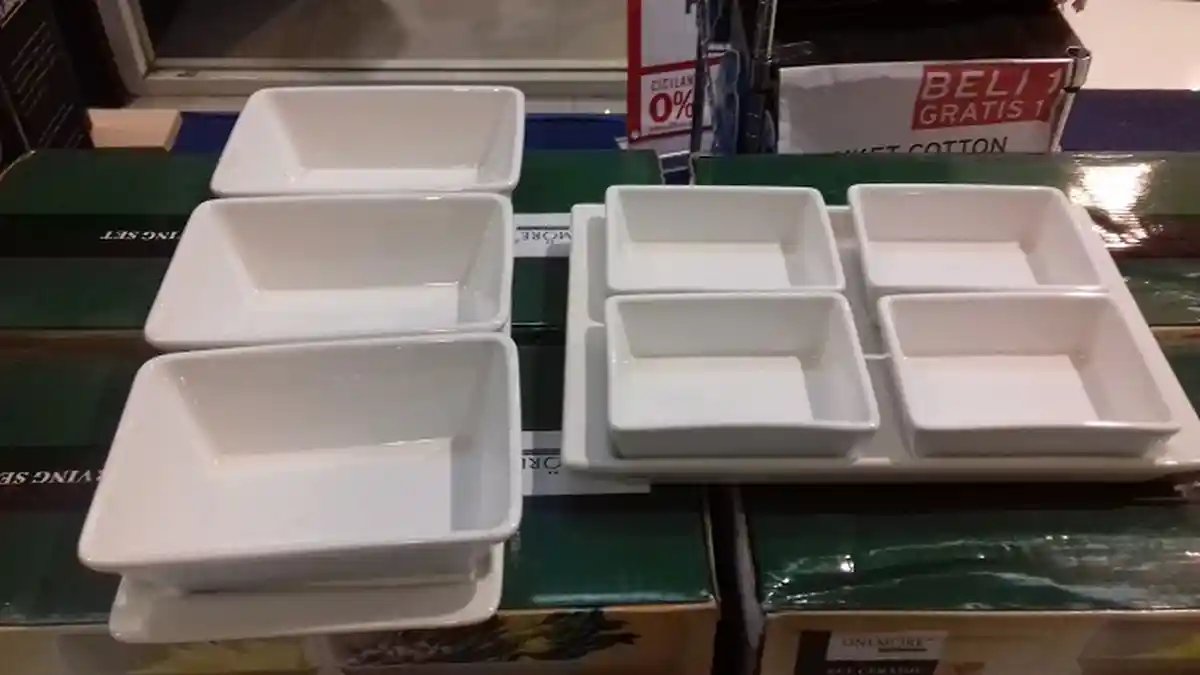 Ada Promo Beli 1 Gratis 1 bagi Pembeli Tempat Menyajikan Makanan Merek One More, Mau?