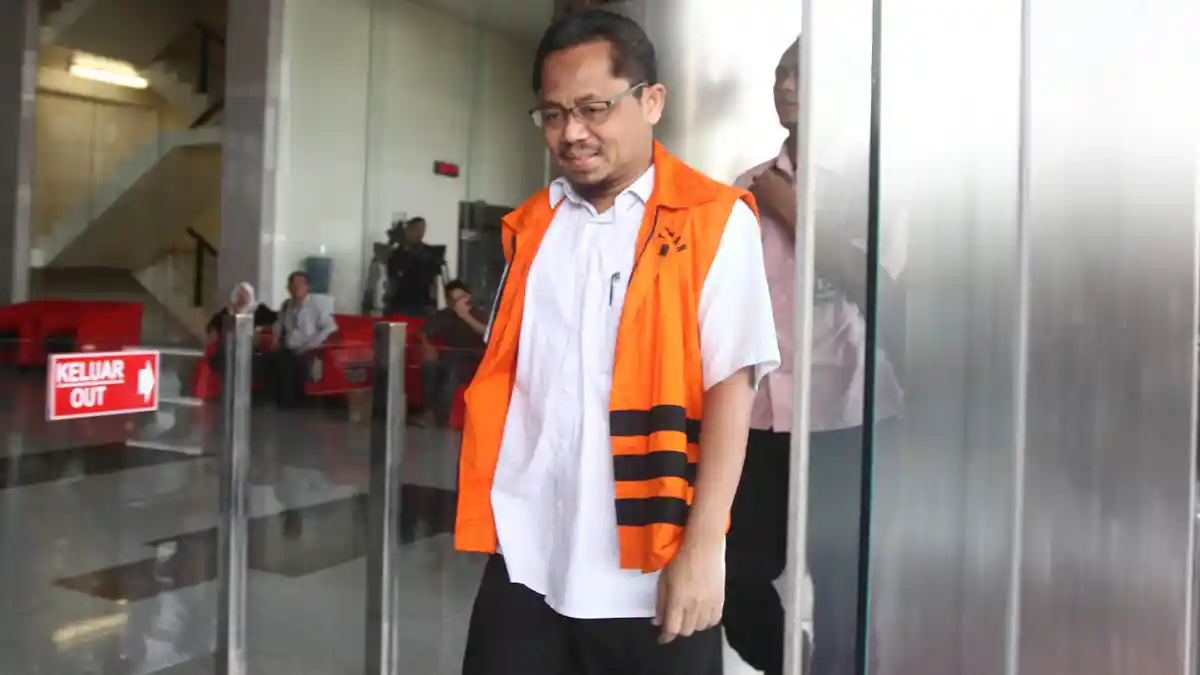 Auditor BPK RI Samarkan Penyerahan Uang Suap Dengan Map Merah
