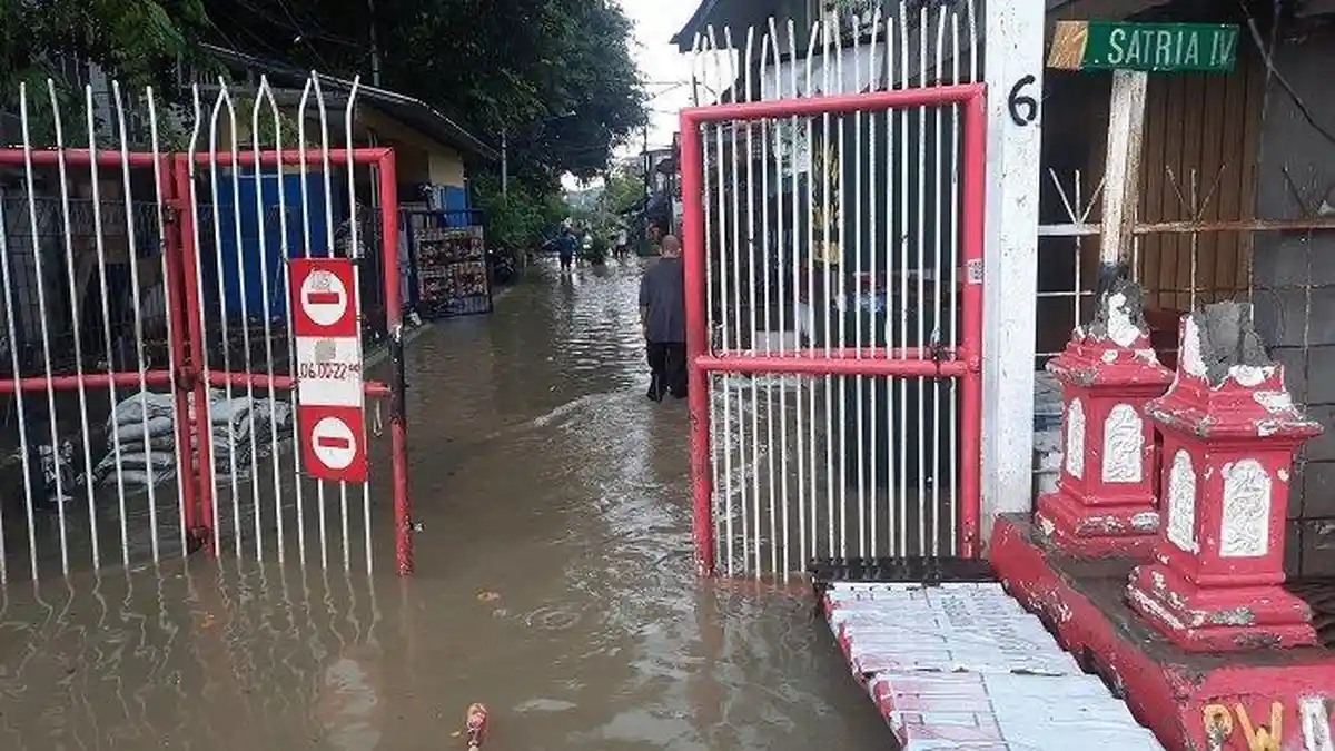 Pernah Terendam 1,5 Meter, Warga Jalan Satria Grogol Berharap Pemerintah Beri Solusi Atasi Banjir