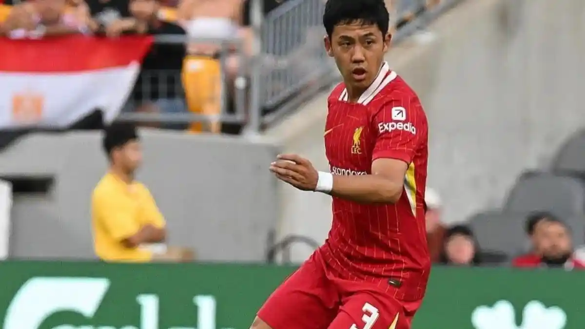 AC Milan Tertarik Memboyong Gelandang Liverpool Wataru Endo di Bursa Transfer Mendatang
