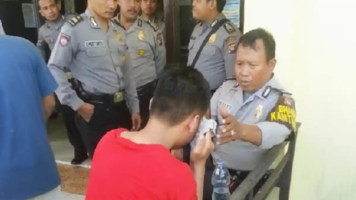Motor Pelaku Percobaan Rudapaksa Dibakar Warga