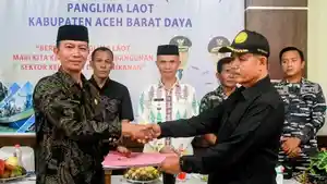 panglima-Laot-terpilih-T-Indra-Kusuma-kanan-pada-Muslub-Panglima-Laot-tingkat-kabupaten.jpg