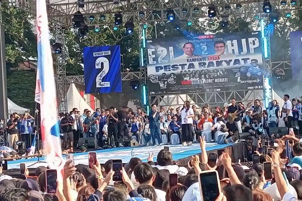 Kerispatih Duet dengan Hillary Lasut, Pukau Massa Kampanye E2L - HJP di Lapangan KONI Manado