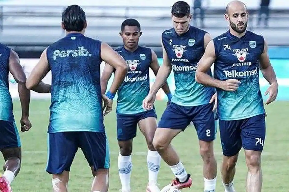 Kabar Buruk Persib Bandung, 9 Pemainnya Positif Covid-19 Jelang Lawan PSM, Bhayangkara & Persija