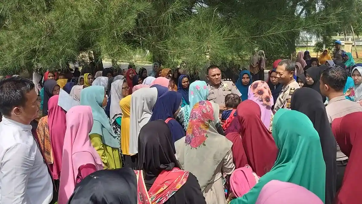 Anggota DPRK Abdya Ajukan Penangguhan Penahanan 3 Warga Adan, Para Ibu Bertahan di Luar Mapolres