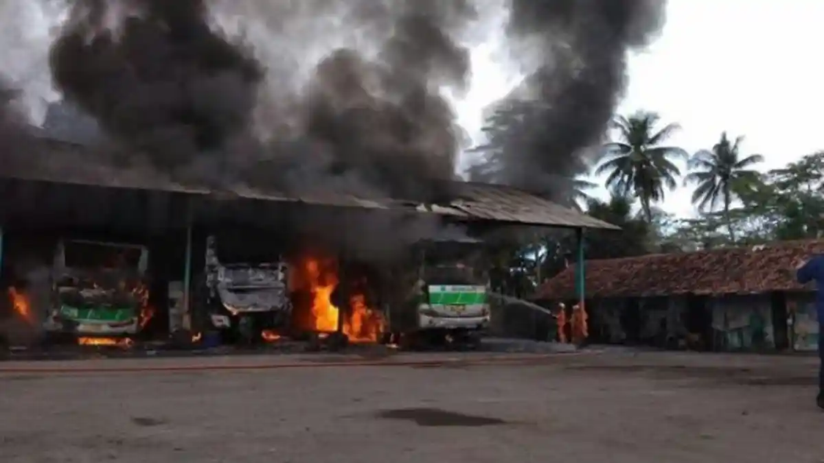 Tiga Bus dan 10 Sepeda Motor Terbakar di Pool PO Budiman di Pengandaran, Ini Penyebabnya