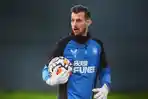 martin-dubravka-kiper-di-newcastle-united.jpg