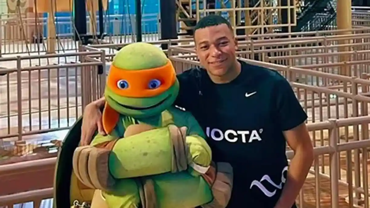 Kylian Mbappe dan Achraf Hakimi Lanjutkan Perpisahan di Amerika dengan Berfoto Bareng Ninja Turtle