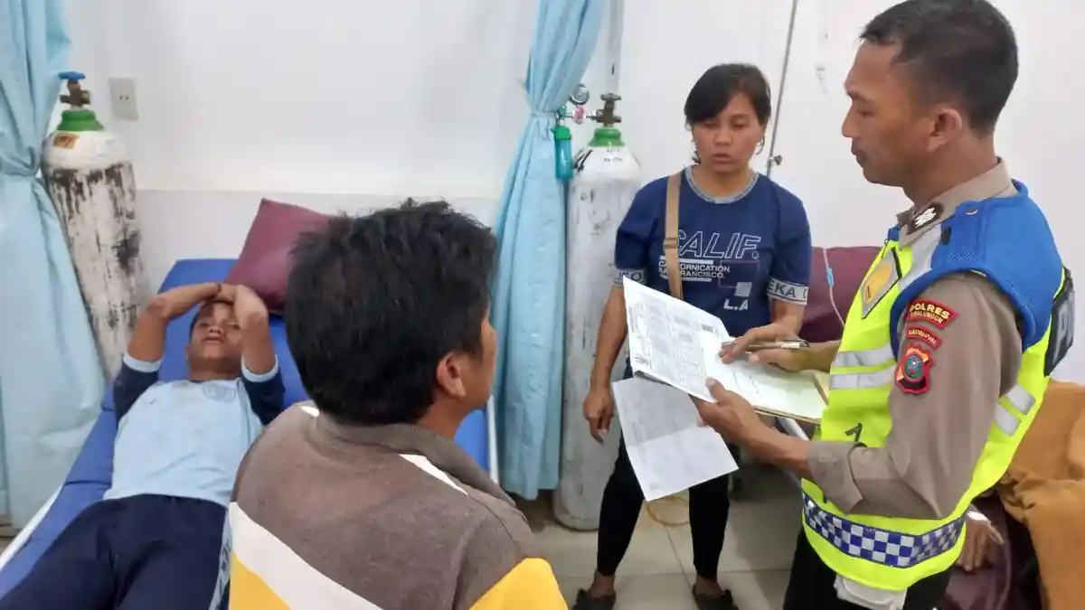 Reaksi Cepat Personel Unit Gakkum Polres Simalungun Tangani Kecelakaan Angkutan, 6 Pelajar Luka-luka