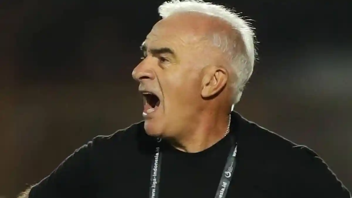 Mario Gomez Resmi Jadi Pelatih Arema Termahal Sepanjang Sejarah