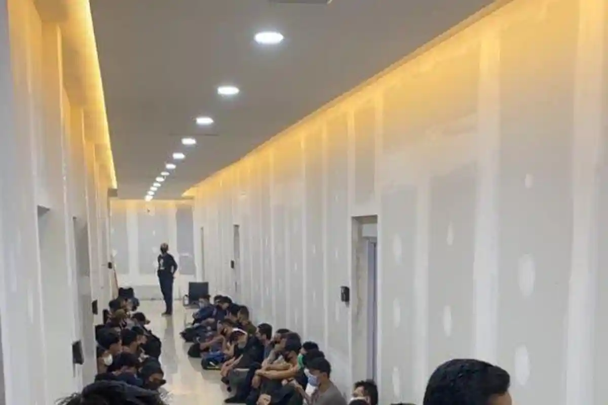 Geger Pesta Seks Gay Bermasker Merah Putih, Polisi Amankan 56 Orang, 9 Orang Jadi Tersangka