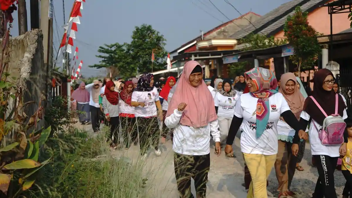 Jalin Silaturahmi, Tim Relawan Mas Bowo Gelar Kegiatan Jalan Sehat di Sumatera Selatan